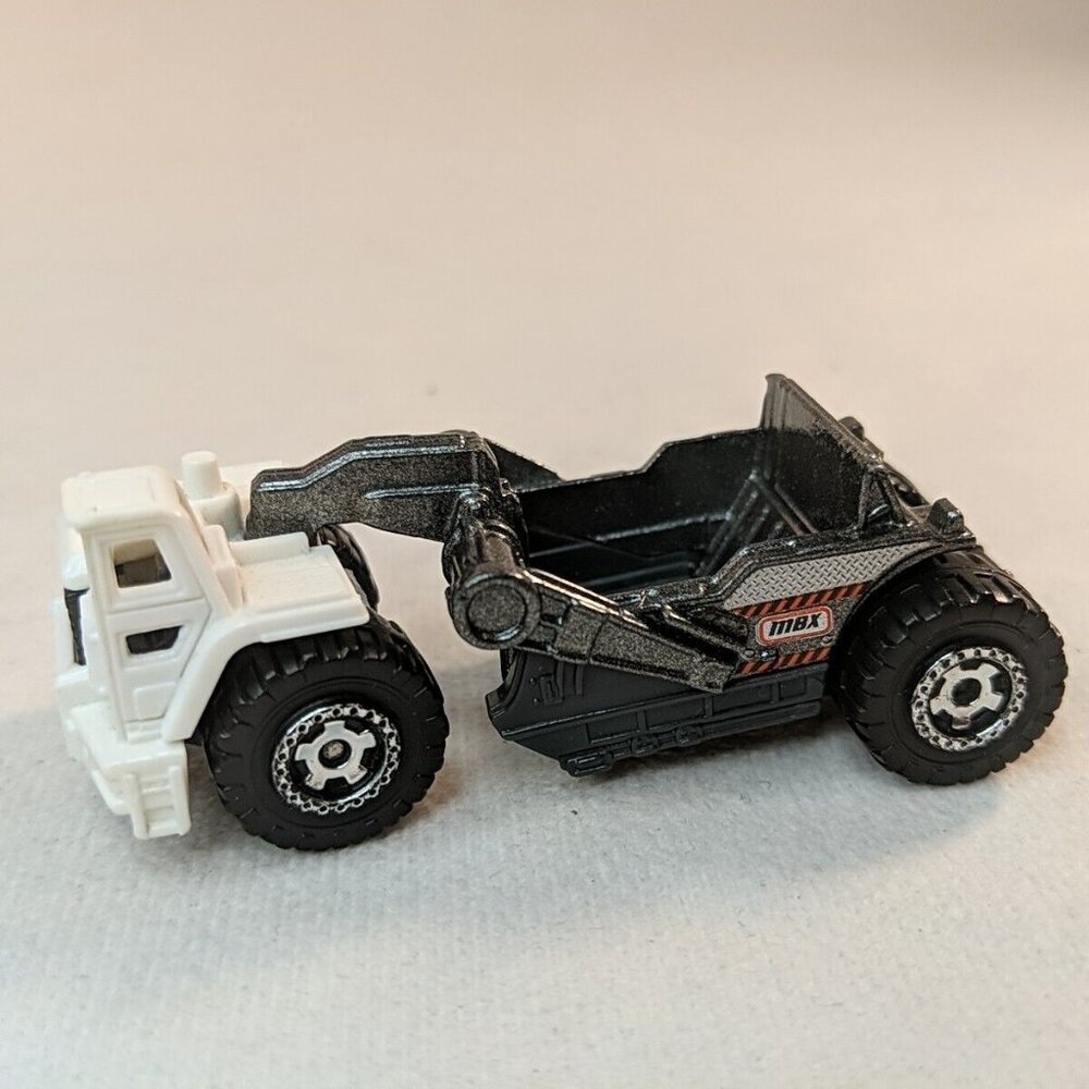Matchbox Scraper MB946 2007 Mattel Thailand White 1:64 Toy Truck Car Loose Gray